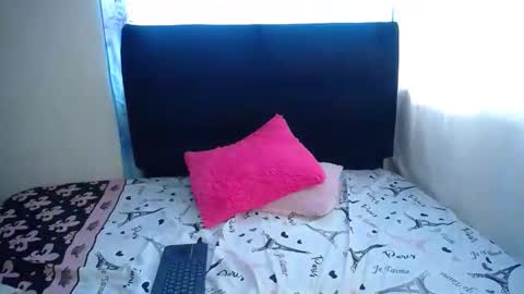 Snapshot of danna_martinez33 chatting on March 4, 2026, 4:02 pm danna martinez33 online show from March 4, 2026, 4:02 pm