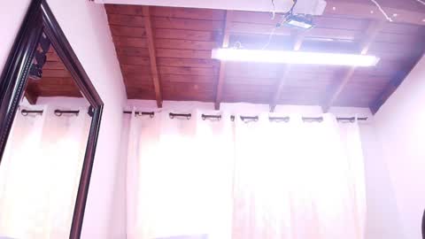 Danna Berlin  online show from January 18, 2025, 7:15 pm