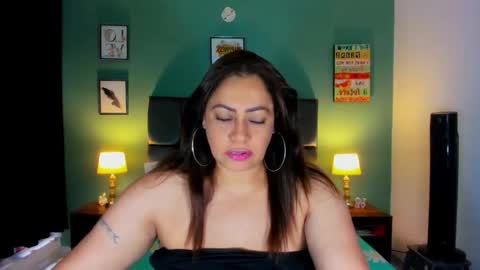 Hilary online show from February 8, 2026, 7:06 pm