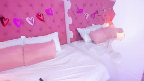 Danna  online show from February 14, 2025, 6:23 am