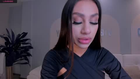 Danna Cruz  online show from March 2, 2025, 10:35 am