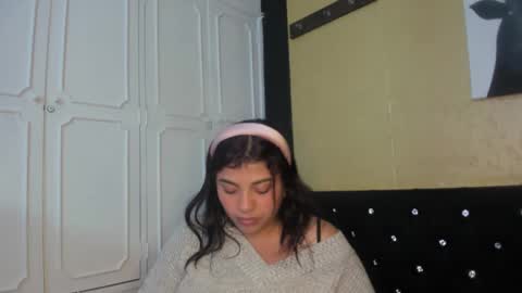 Danna Garza online show from February 25, 2025, 4:35 am