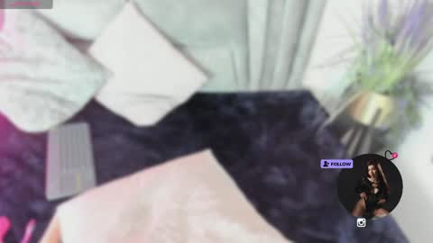 Danna online show from April 20, 2026, 7:59 pm