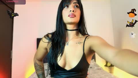 Danna Wells online show from November 1, 2025, 7:27 pm