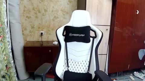 HilmarZ online show from October 2, 2025, 4:58 pm