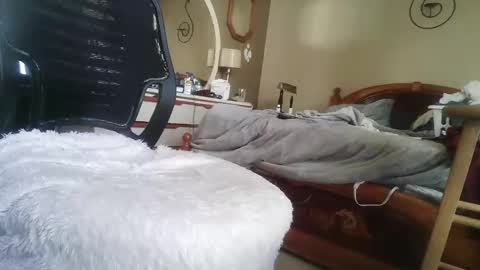 Danielle online show from February 1, 2025, 8:05 pm