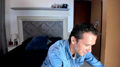 Snapshot of dante_steele_ chatting on October 31, 2025, 5:36 pm dante_steele_ online show from October 31, 2025, 5:36 pm