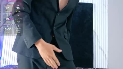 DANTEVIOLETE online show from April 29, 2026, 11:25 am