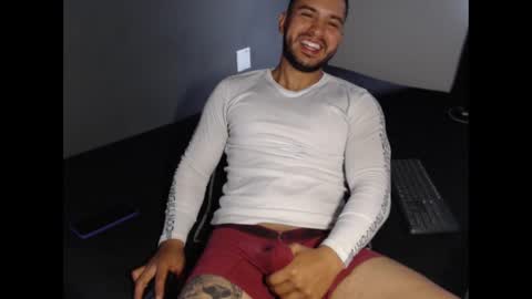 Snapshot of dantebrown1 chatting on September 30, 2025, 2:55 pm dantebrown1 online show from September 30, 2025, 2:55 pm