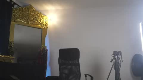 Snapshot of dantecoppolaa chatting on February 16, 2025, 9:59 pm Dante coppola online show from February 16, 2025, 9:59 pm