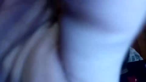 Snapshot of dantoncosso112 chatting on October 22, 2025, 3:18 am dantoncosso112 online show from October 22, 2025, 3:18 am