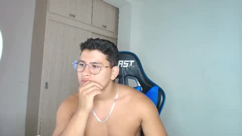 Snapshot of dantraxx chatting on December 10, 2024, 6:49 pm Dantraxx online show from December 10, 2024, 6:49 pm