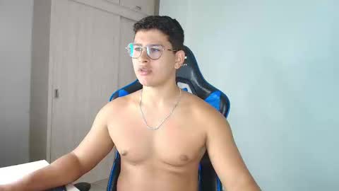 Snapshot of dantraxx chatting on December 11, 2024, 11:00 pm Dantraxx online show from December 11, 2024, 11:00 pm