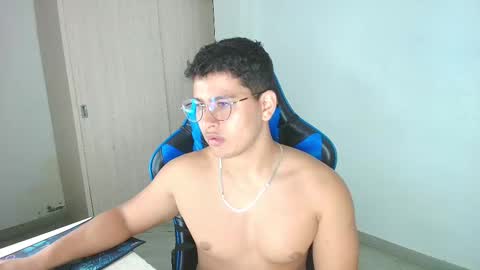 Snapshot of dantraxx chatting on January 30, 2025, 12:29 am Dantraxx online show from January 30, 2025, 12:29 am