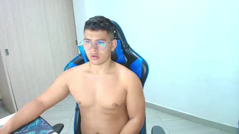 Snapshot of dantraxx chatting on February 7, 2025, 12:17 pm Dantraxx online show from February 7, 2025, 12:17 pm