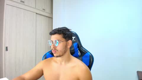 Snapshot of dantraxx chatting on September 23, 2025, 1:19 am Dantraxx online show from September 23, 2025, 1:19 am