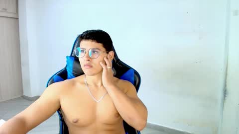 Snapshot of dantraxx chatting on February 1, 2026, 8:51 pm Dantraxx online show from February 1, 2026, 8:51 pm