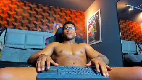 Snapshot of dany_dryy chatting on February 18, 2025, 12:48 am Dany online show from February 18, 2025, 12:48 am