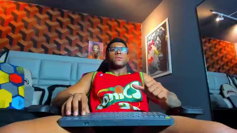 Snapshot of dany_dryy chatting on February 24, 2025, 10:47 pm Dany online show from February 24, 2025, 10:47 pm