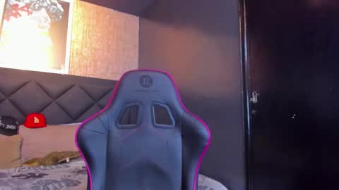 Snapshot of dany_dryy chatting on October 31, 2025, 9:43 am Dany online show from October 31, 2025, 9:43 am