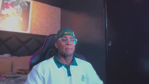 Snapshot of dany_dryy chatting on November 17, 2025, 6:19 am Dany online show from November 17, 2025, 6:19 am