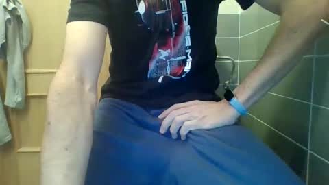 Snapshot of danydotado chatting on November 28, 2025, 11:35 am danydotado online show from November 28, 2025, 11:35 am