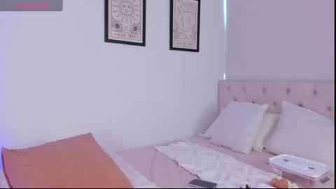 Antonella Mora online show from February 19, 2025, 1:50 pm