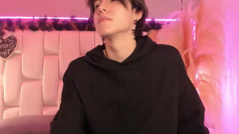 daphne_and_roger online show from March 5, 2026, 11:06 am