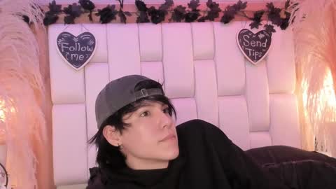 daphne_and_roger online show from April 15, 2026, 11:06 am