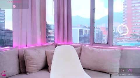 daphne_chers online show from October 21, 2025, 5:46 pm