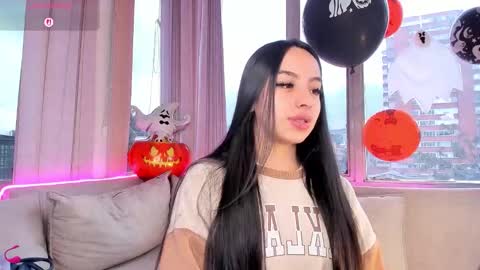 daphne_chers online show from October 31, 2025, 2:40 pm