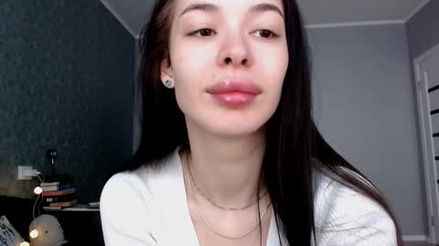 Daphne Darkthorn online show from January 9, 2026, 10:40 am