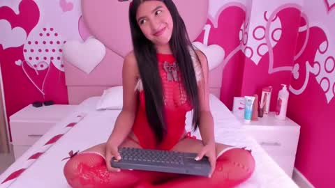 Daphne  online show from December 24, 2024, 2:12 pm