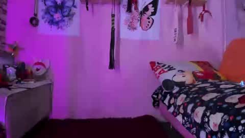 daphneandrade online show from February 13, 2025, 10:54 pm