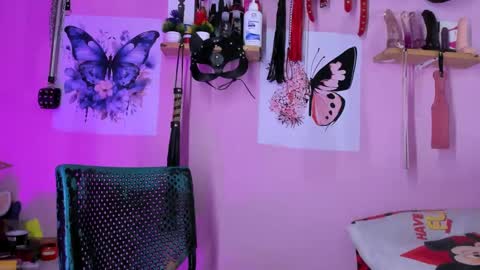 daphneandrade online show from February 20, 2025, 8:03 pm