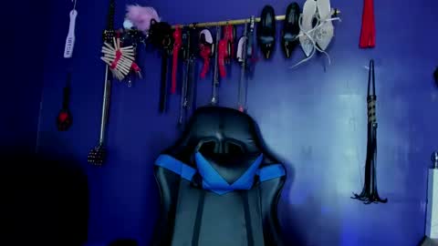 daphneandrade online show from October 10, 2025, 1:21 pm