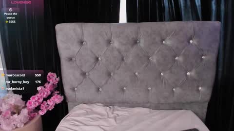 Daphne online show from November 19, 2025, 2:17 pm