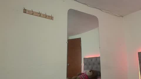 DAPHNE online show from January 8, 2025, 5:48 pm