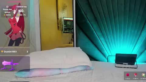    online show from October 19, 2025, 11:22 am