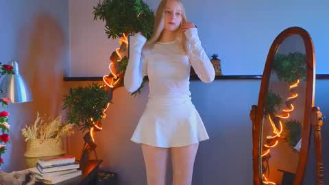 Kami online show from October 22, 2025, 4:24 am