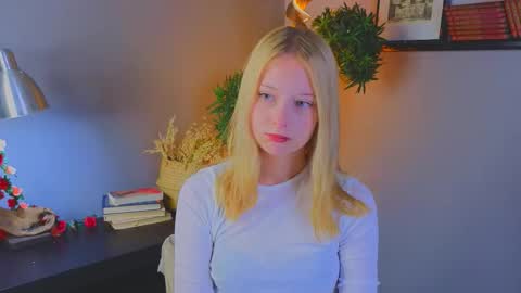 Kami online show from November 9, 2025, 3:05 am