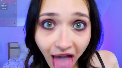 Darcy online show from May 27, 2026, 1:57 am