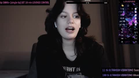 Snapshot of darcyie1ove chatting on October 21, 2025, 5:57 pm Darcy online show from October 21, 2025, 5:57 pm