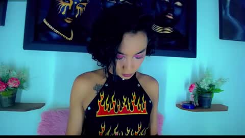 Snapshot of darianna_atehortua chatting on February 19, 2026, 9:33 pm Dary online show from February 19, 2026, 9:33 pm