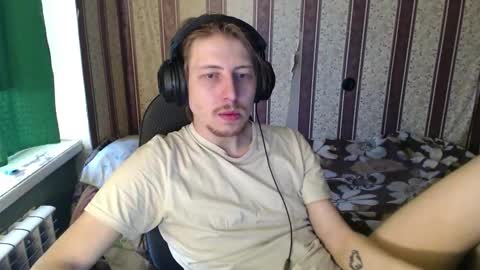 Snapshot of darienlarge chatting on October 21, 2025, 2:07 pm darienlarge online show from October 21, 2025, 2:07 pm