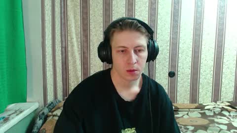 Snapshot of darienlarge chatting on October 22, 2025, 3:40 am darienlarge online show from October 22, 2025, 3:40 am