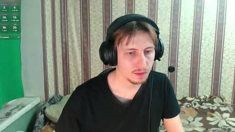 Snapshot of darienlarge chatting on November 12, 2025, 5:02 pm darienlarge online show from November 12, 2025, 5:02 pm