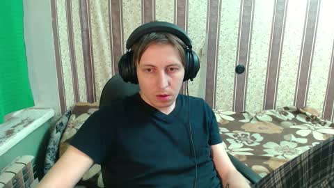 Snapshot of darienlarge chatting on November 16, 2025, 5:40 pm darienlarge online show from November 16, 2025, 5:40 pm