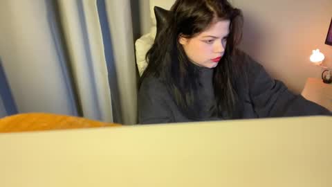 darina_wilsons online show from October 26, 2025, 1:11 am