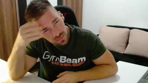 darius_94 online show from October 5, 2025, 3:49 am